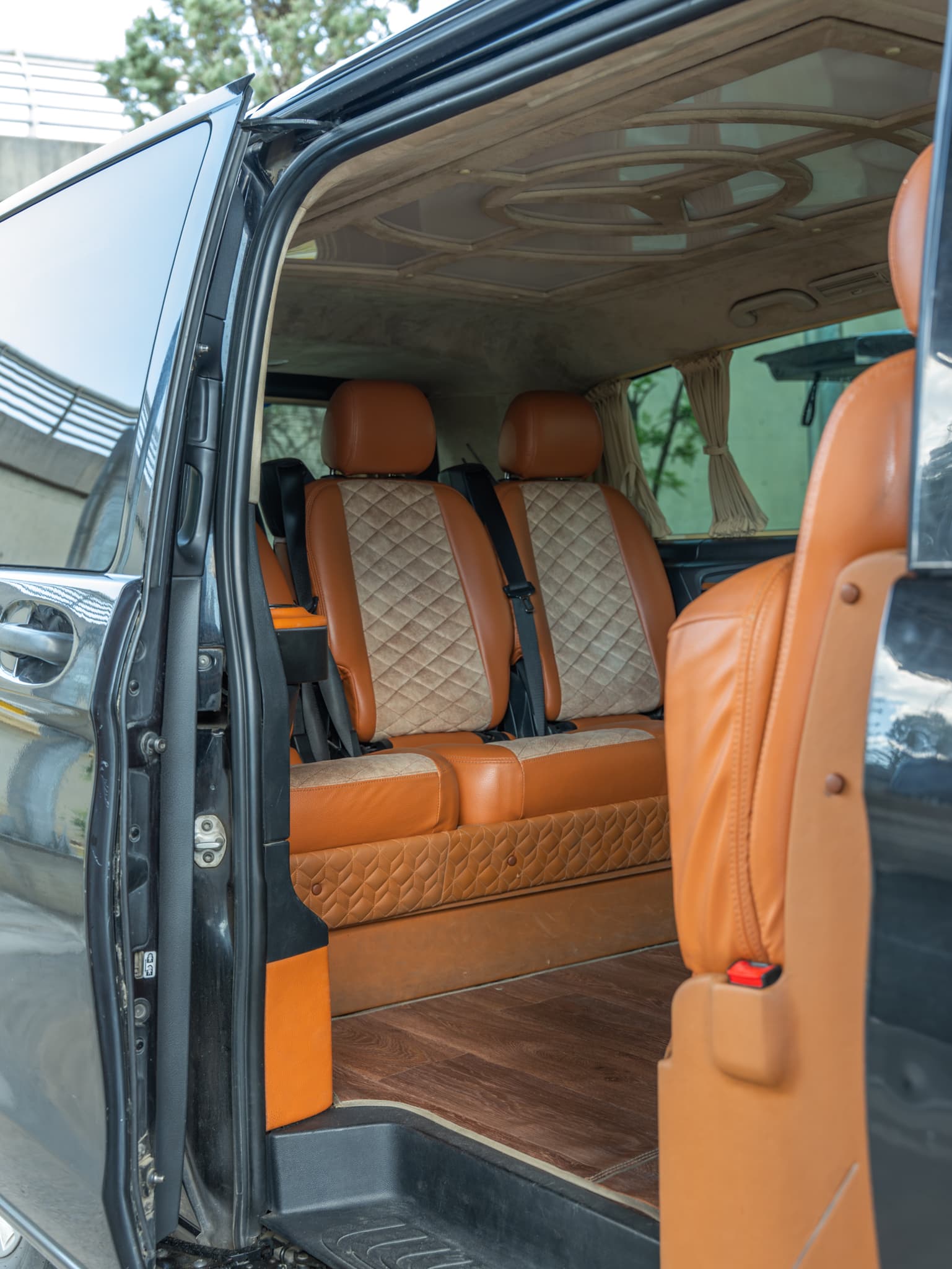 VIP Vito quilted leather seats, door open
